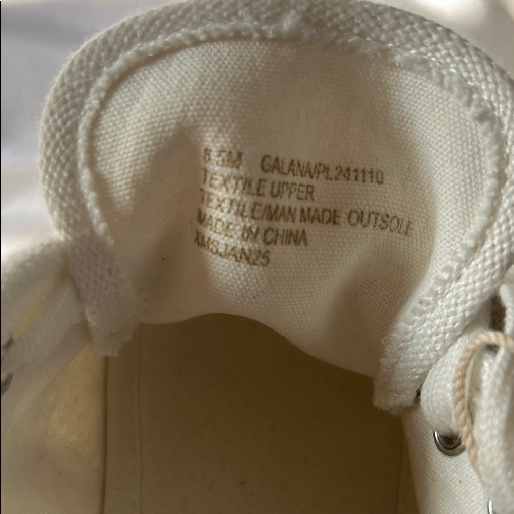 Tommy Bahama White Canvas Espadrilles - Picture 3 of 7